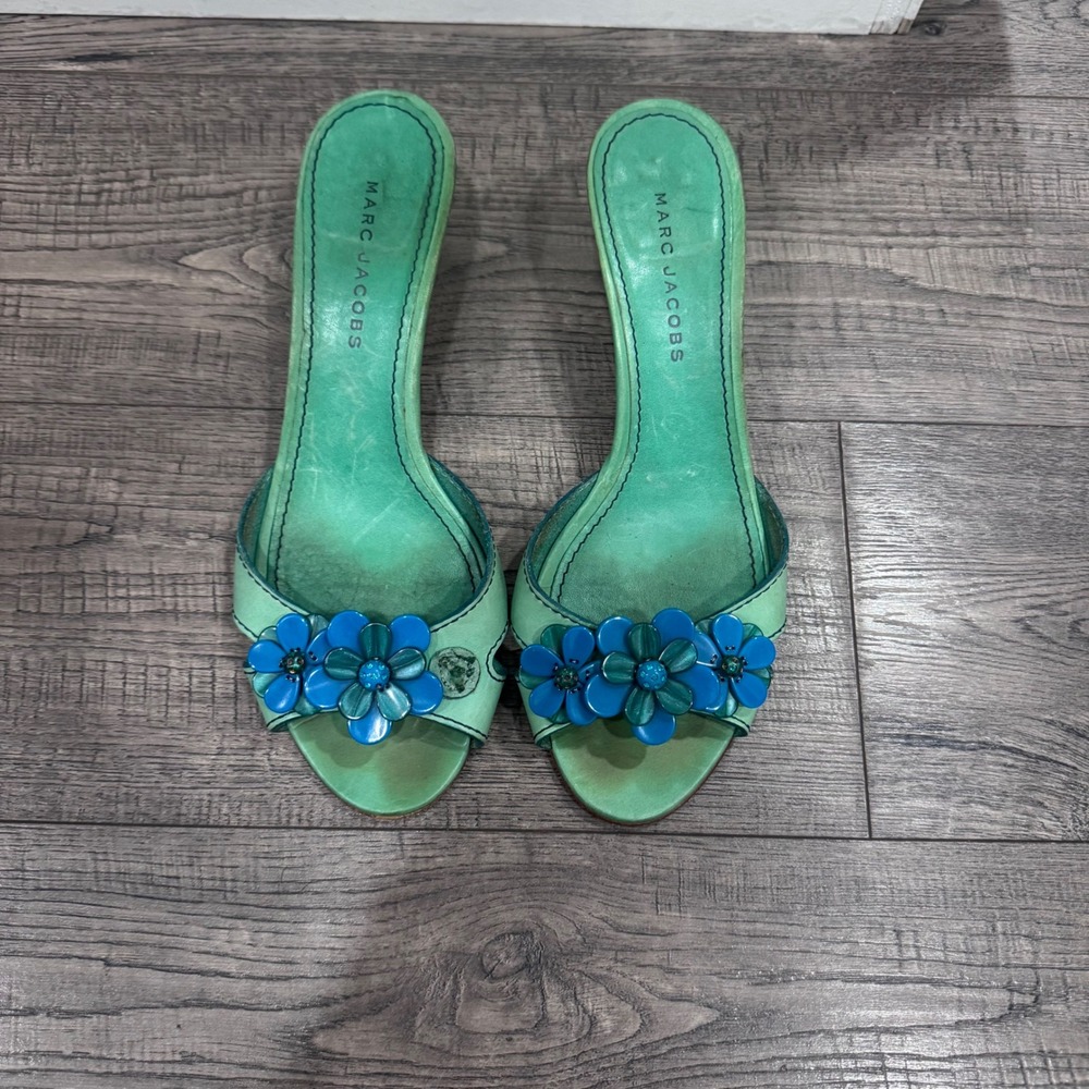 Marc Jacobs Green Leather Floral Kitten Heel Sandals Peep Toe Made in Italy 40